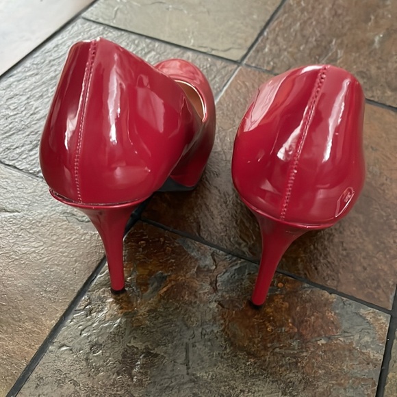 Steve Madden Dark Red P-Reta 4 inch stiletto heels- rose gold interior- size 8M - Picture 5 of 8